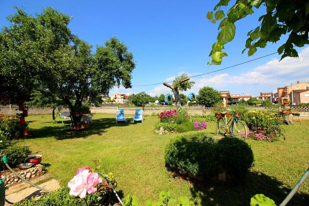 Apartment Fero With Beautiful Garden Porec 0*,