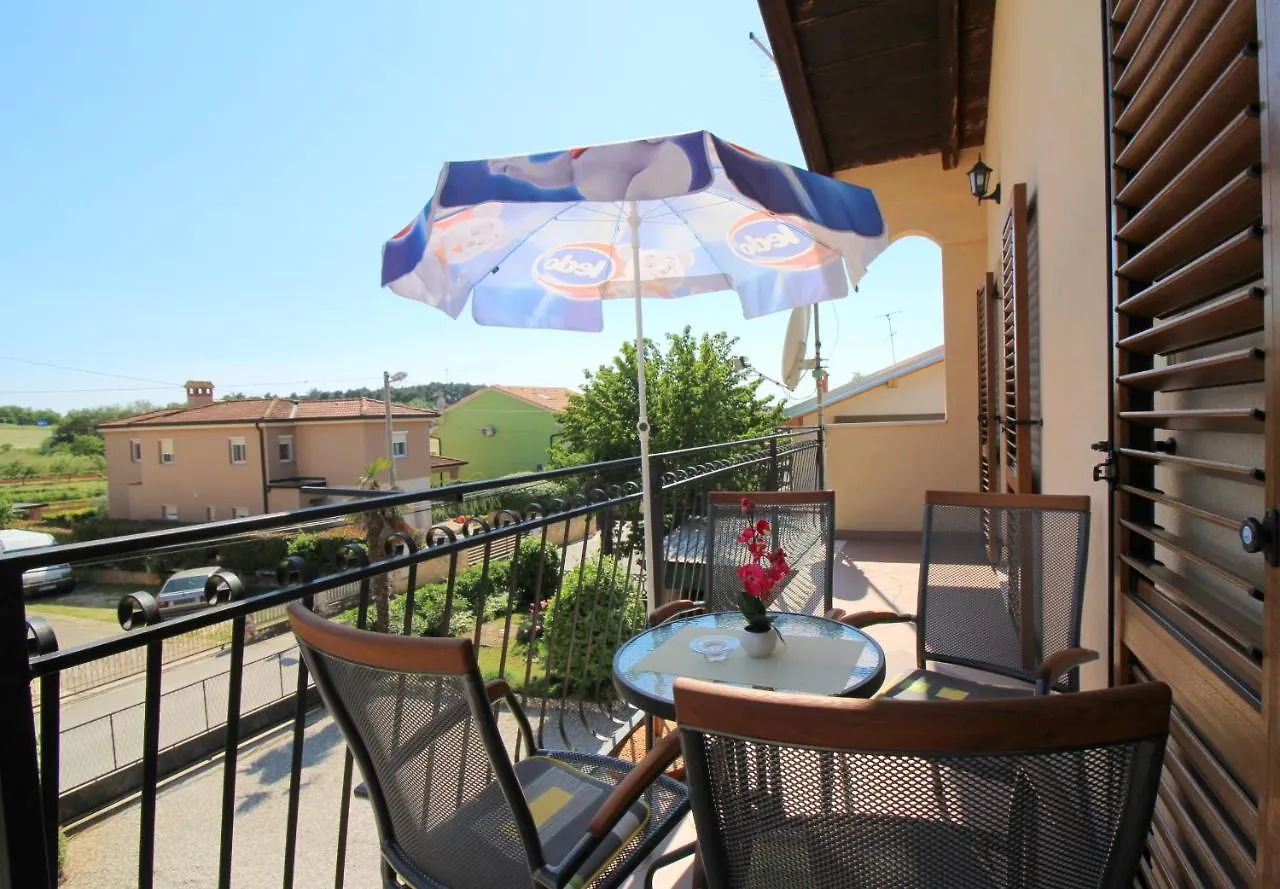Apartment Fero With Beautiful Garden Porec Croatia