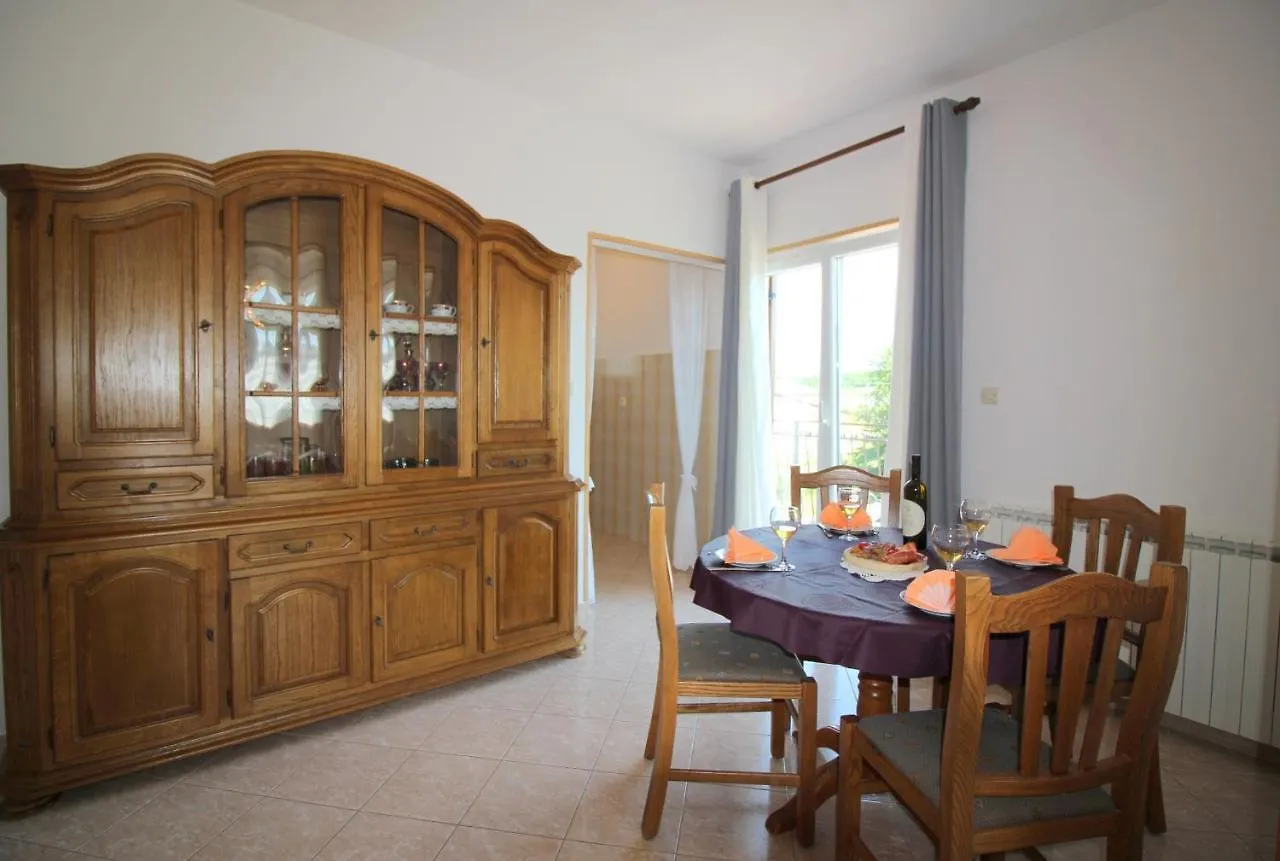 Apartment Fero With Beautiful Garden Porec