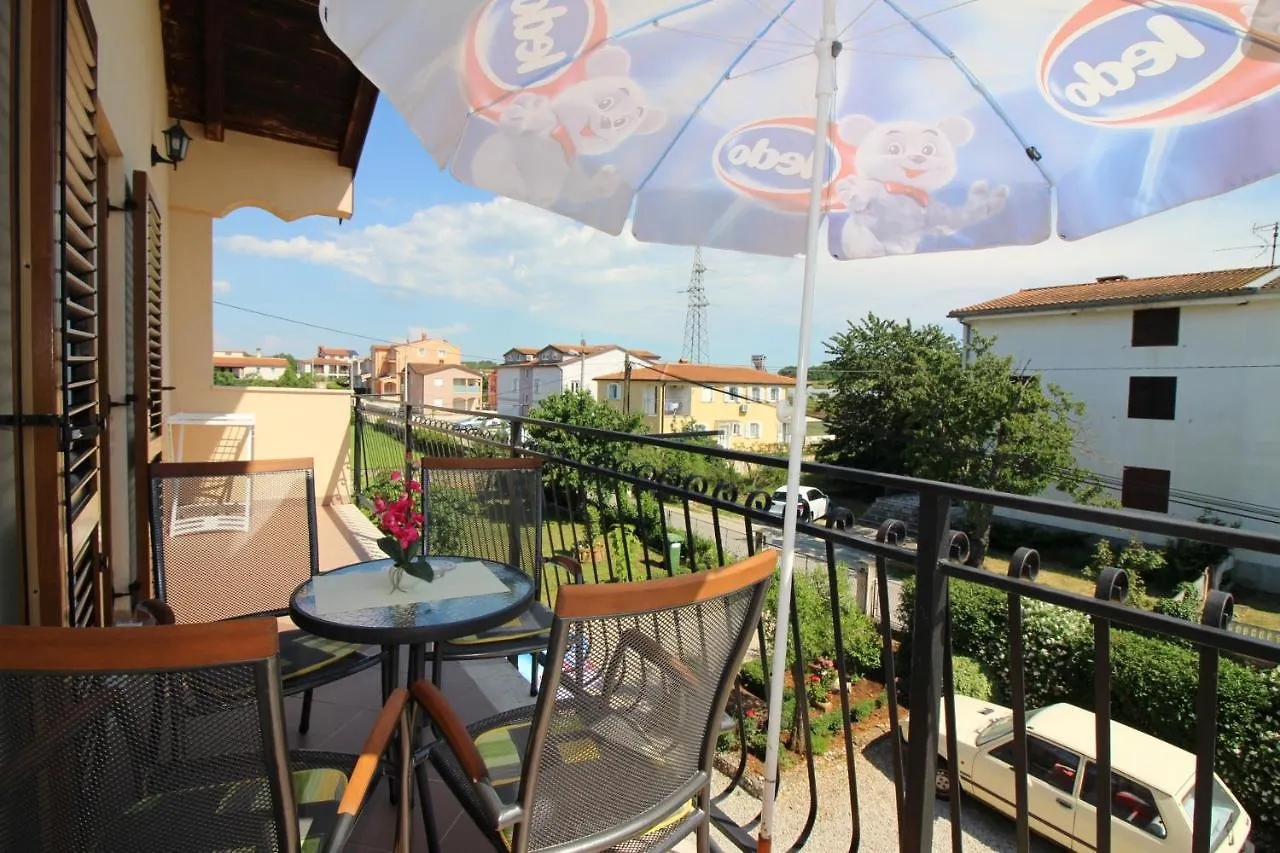 Apartment Fero With Beautiful Garden Porec Croatia