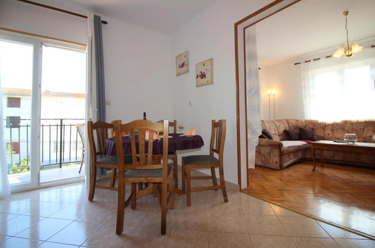 Apartment Fero With Beautiful Garden Porec Croatia