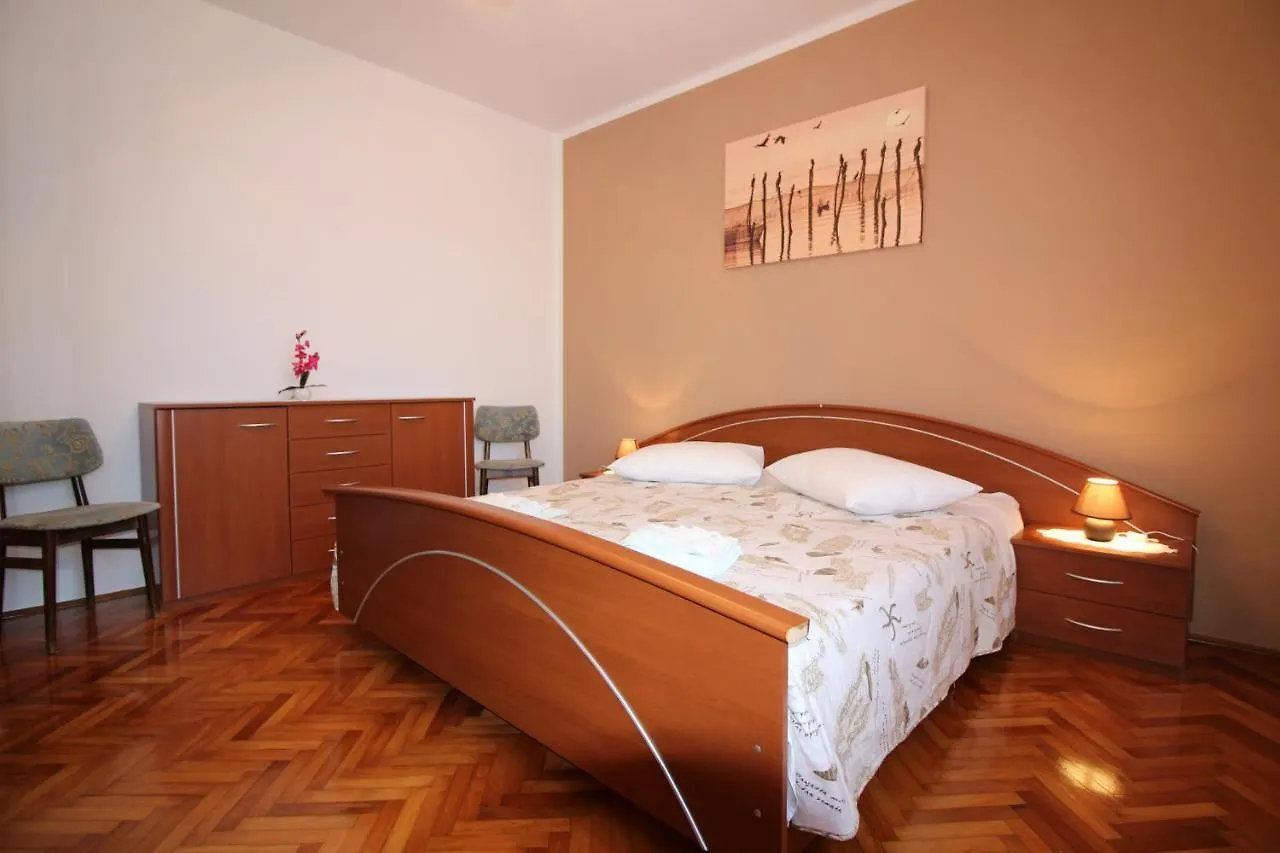 Apartment Fero With Beautiful Garden Porec