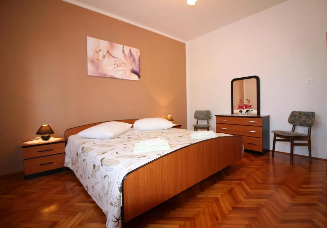 Apartment Fero With Beautiful Garden Porec