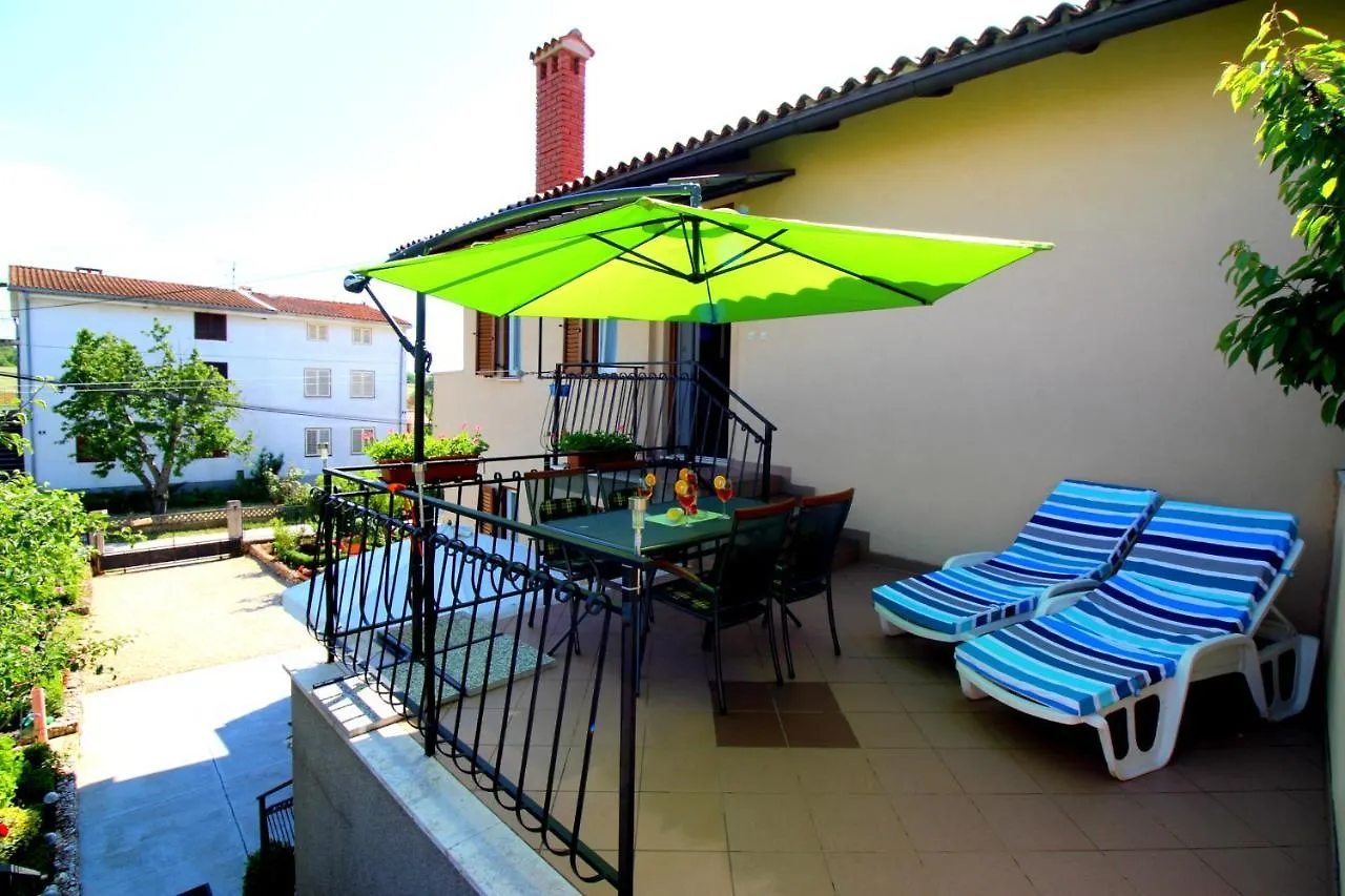 Apartment Fero With Beautiful Garden Porec